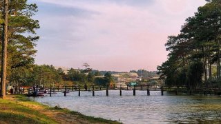 Hồ Than Thở và những câu chuyện không phải ai cũng biết