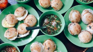 Bạn đã biết sự khác biệt giữa bánh căn Đà Lạt và Phan Rang chưa?