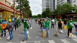 TP.HCM: Nhiều người 'giả dạng' shipper để ra đường hóng gió, thăm người yêu