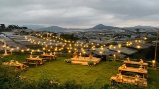 5 quán cafe Đà Lạt ngắm trọn view nhà lồng làng hoa Thái Phiên