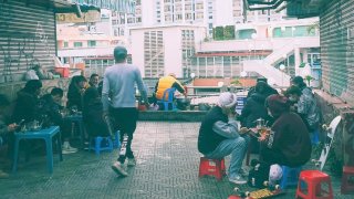 Trải nghiệm một ngày làm người Đà Lạt - Ăn xôi, cà phê 6h sáng