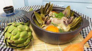 Canh atiso hầm giò heo - món ngon cho mùa đông Đà Lạt