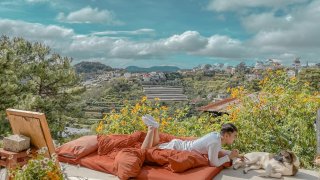 Tiệm cà phê giường nằm view giữa đồi chill nhất Đà Lạt