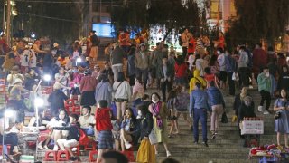 Đà Lạt nhộn nhịp trở lại, các khách sạn gần 'cháy' phòng