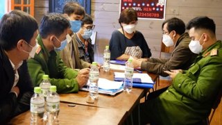 Chủ quán bánh ướt lòng gà Đà Lạt chử i khách bị phạt 16 triệu đồng