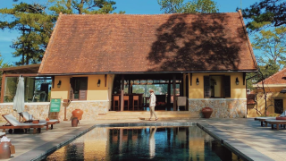 Khu nghỉ dưỡng với 17 căn biệt thự Pháp cổ được nhiều nghệ sĩ lựa chọn