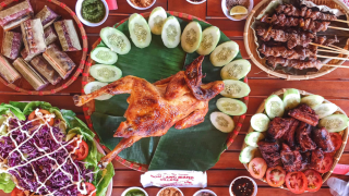 Đến Đà Lạt nhất định phải tìm ăn gà nướng cơm lam