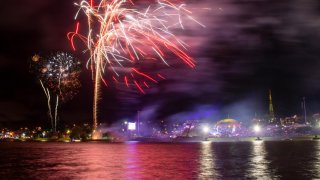 Đà Lạt tổ chức bắn pháo hoa chào năm mới 2023 trong Lễ bế mạc Festival Hoa 2022