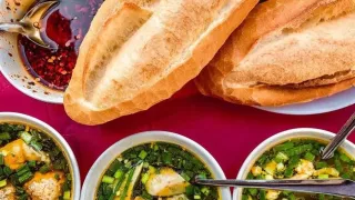 Bánh mì xíu mại Đà Lạt chỗ nào ngon? Cách làm có gì đặc biệt?