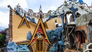 Câu chuyện đằng sau "Ngôi nhà điên" - Crazy House ở Đà Lạt