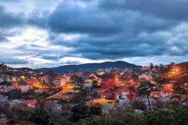 Ánh nắng chiều tại phố núi