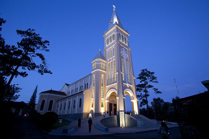 Check In Da Lat Gan Trung Tam Nha Tho Con Ga 1