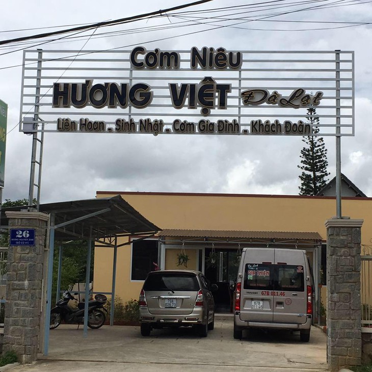 Nha Hang Com Nieu Huong Viet