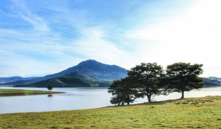 Ho Suoi Vang Net Dep Tho Mong O Xu So Ngan Hoa