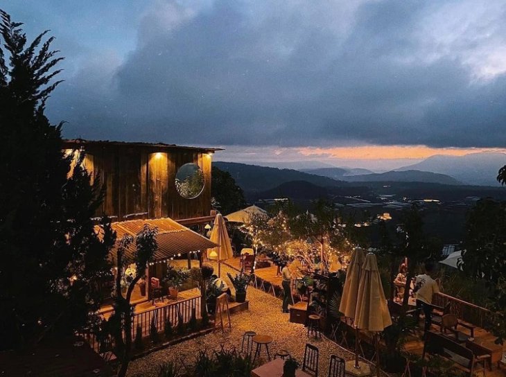 Thanh Pho Da Lat Ve Dem Cafe Hoang Hon Chieu 1