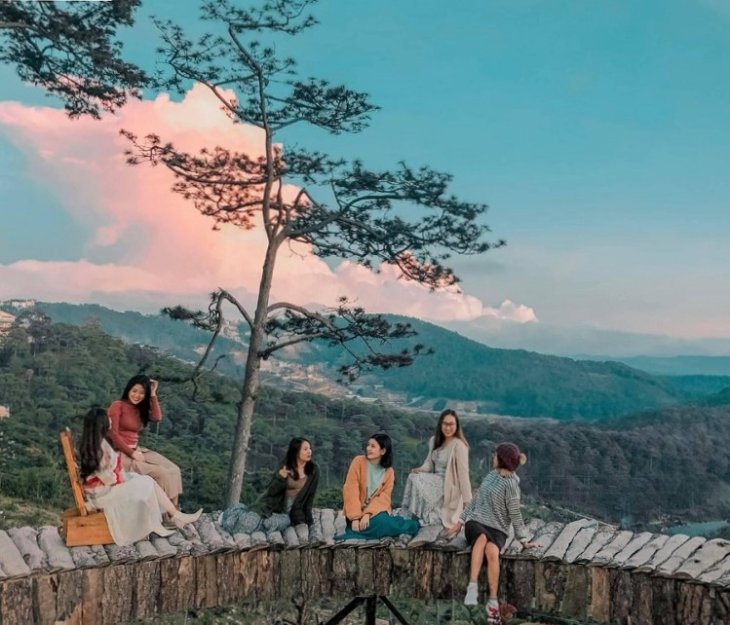 Thanh Pho Da Lat Ve Dem Tiem Cafe To Chim 1