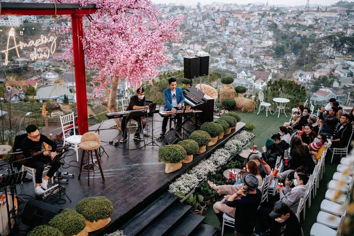 nghe nhac tai amazing show