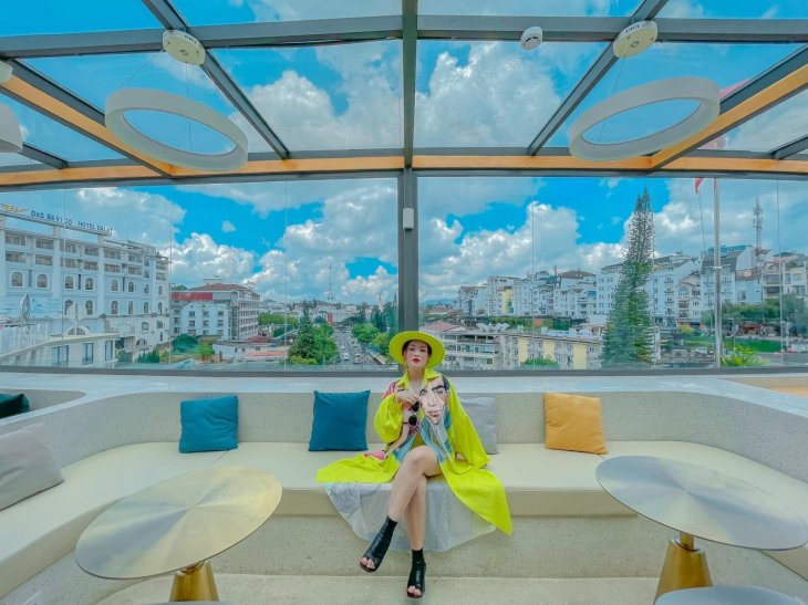 khu vực chỗ ngồi cho nhóm khách tại TASTY