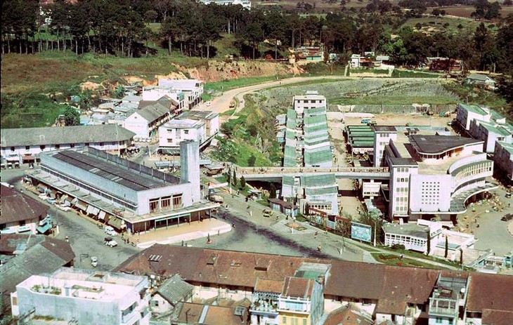 Cau Hongkong Khu Hoa Binh