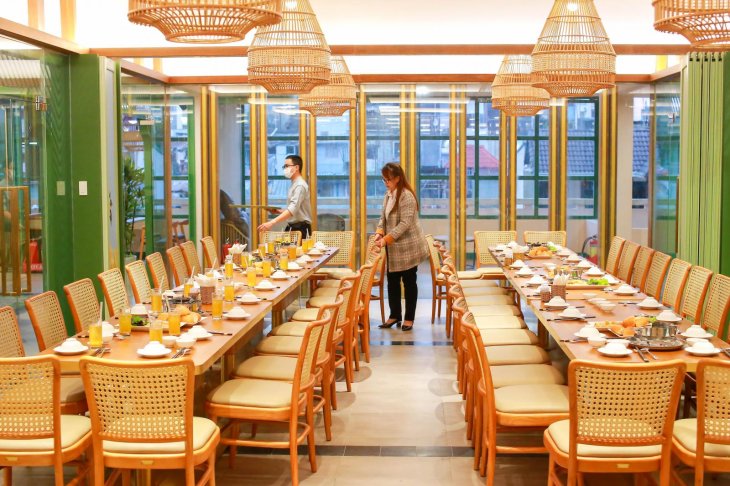 nhà hàng cho khách đoàn TASTY