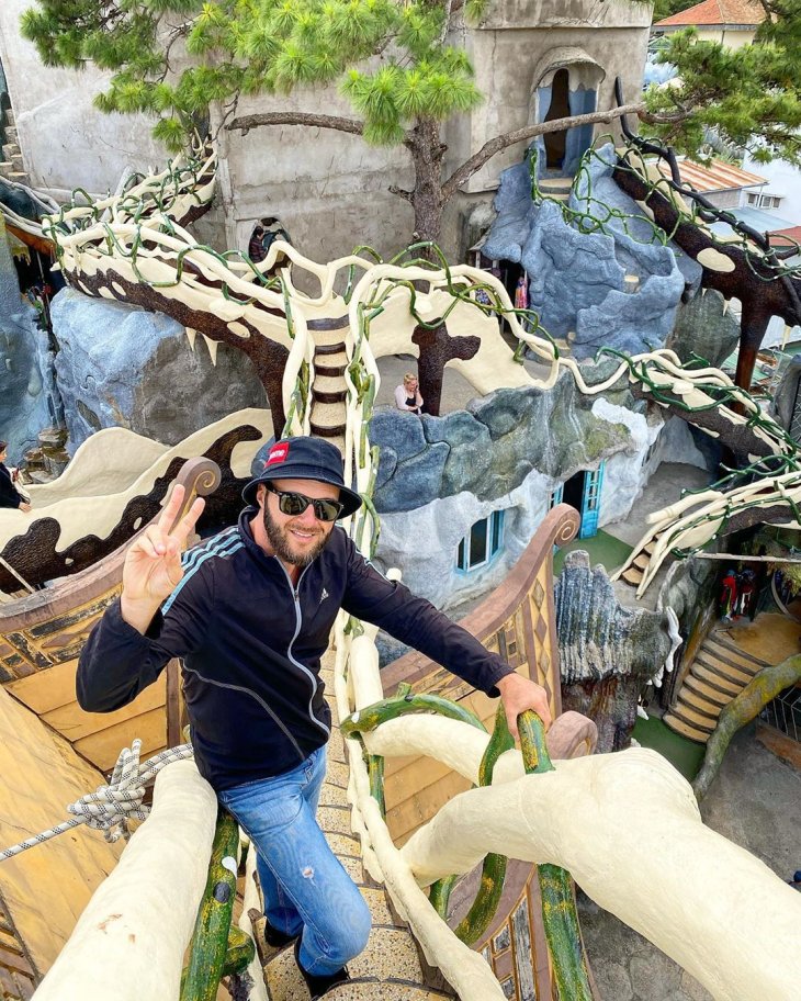 Du Khach Nuoc Ngoai O Crazy House