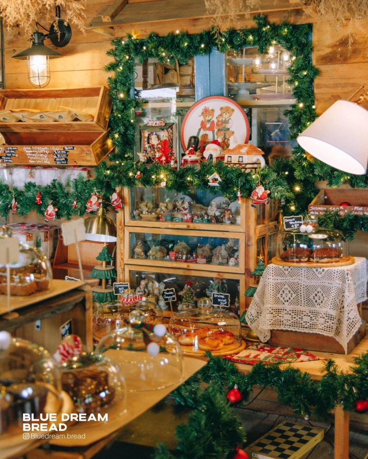 Blue Dream Bread Noel 1