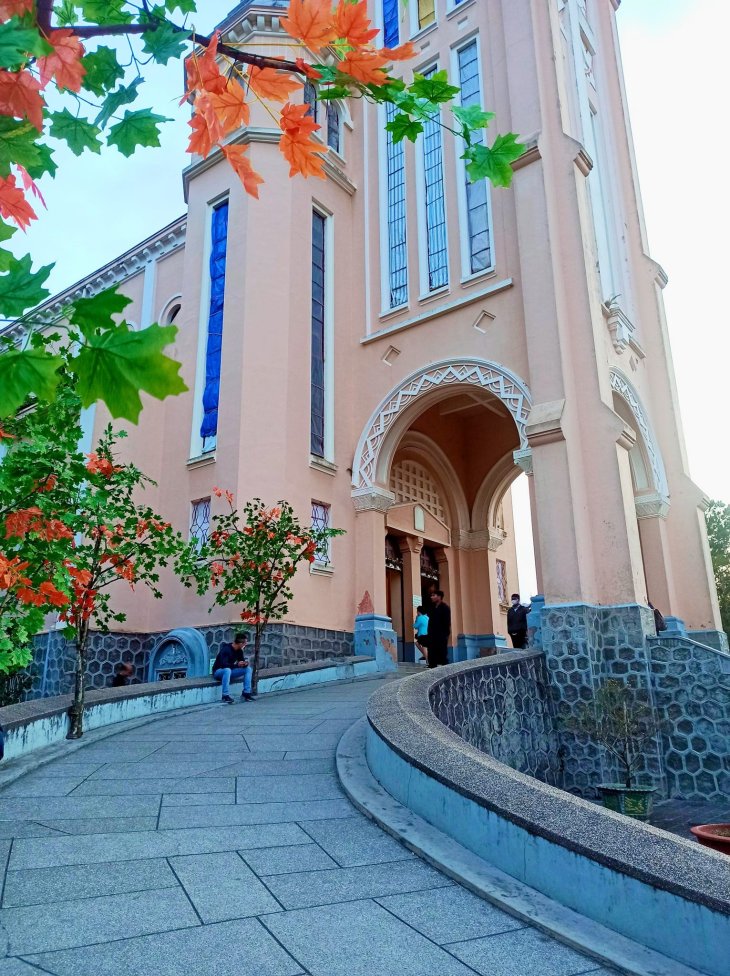 Nha Tho Con Ga Noel 1