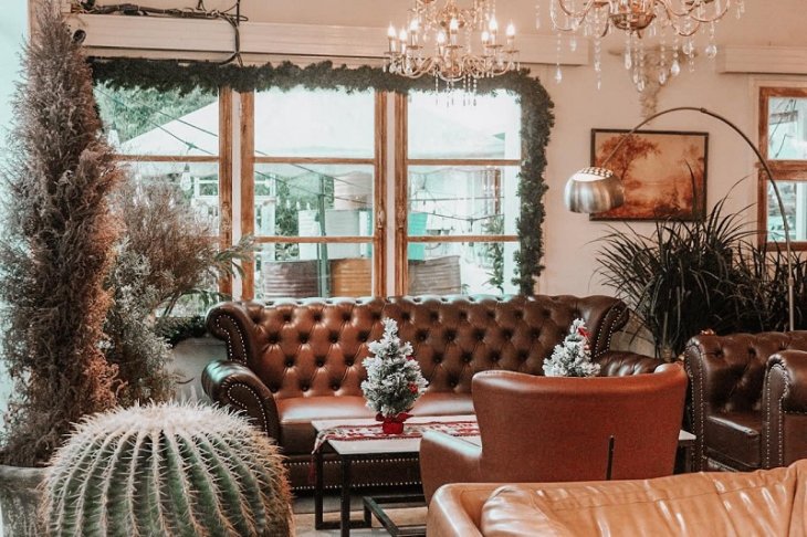 Khong Gian Quan Cafe Near Coffee Dalat