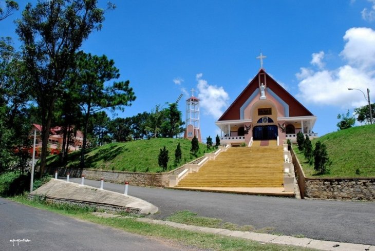 Nha Tho Tung Lam Da Lat