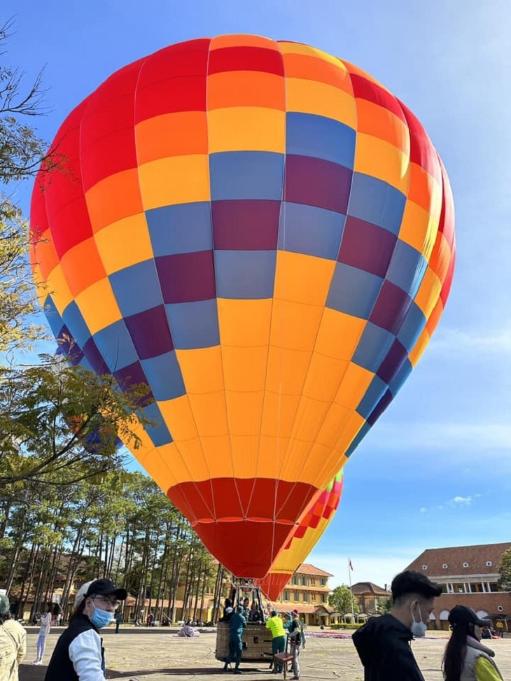 Ngay Hoi Khinh Khi Cau Da Lat