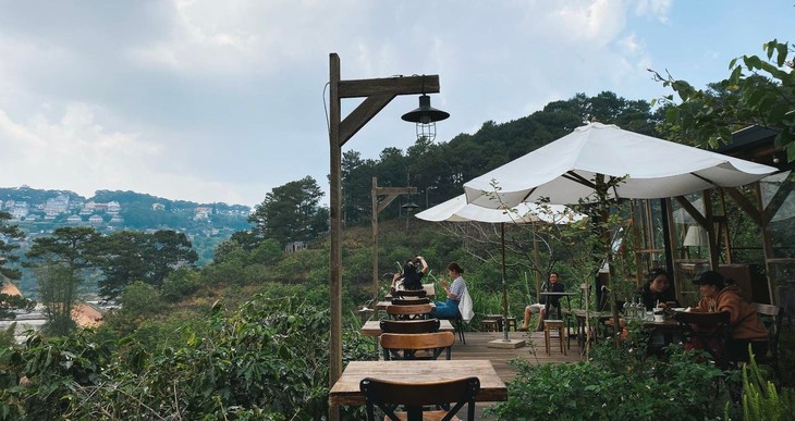 Nha Hang Lang Man O Da Lat In The Forest 1
