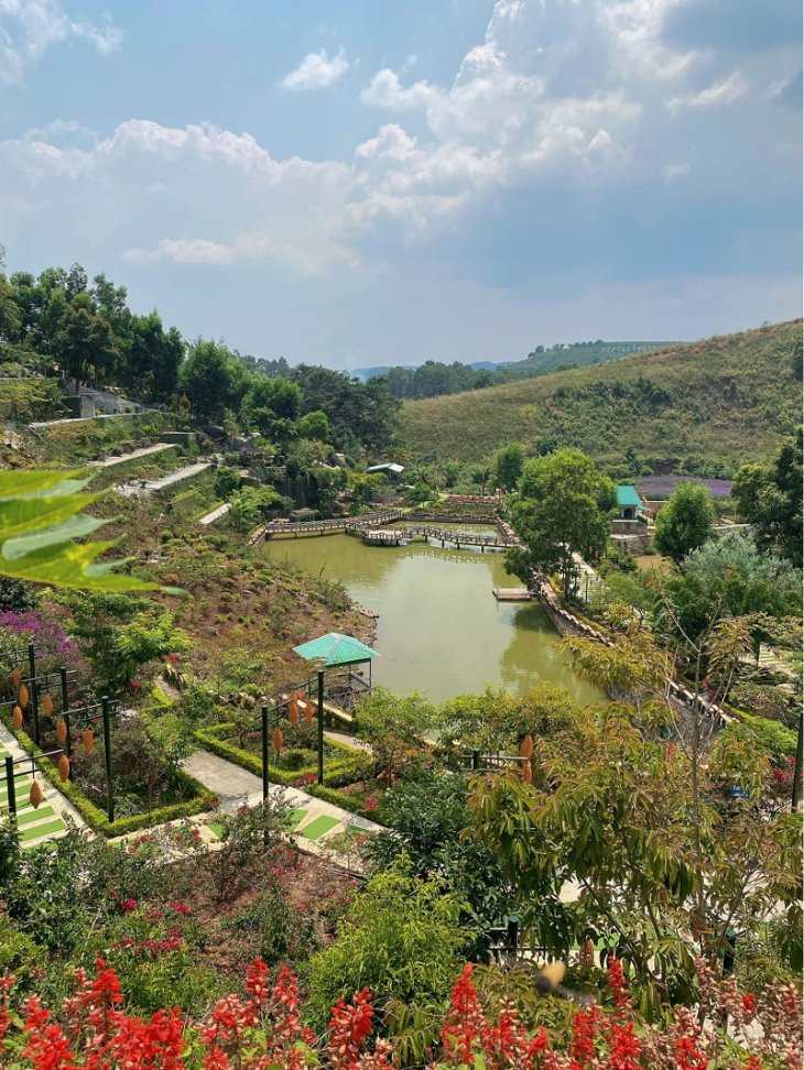 Toan Canh Khu Du Lich Thuy Thuan Da Lat