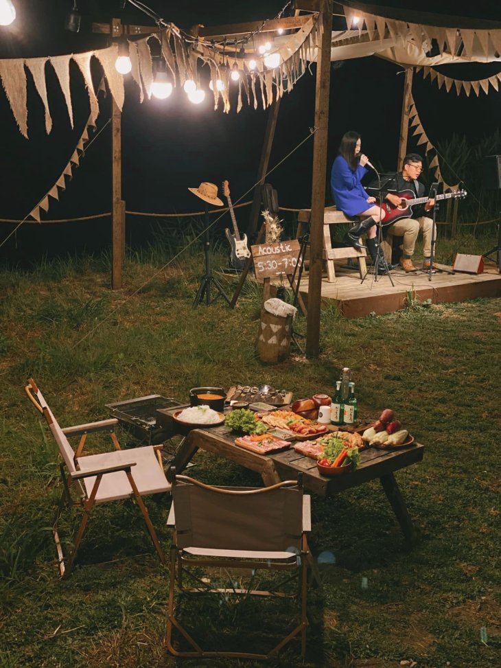 Bbq Cam Trai Mot Ngay O Trong Rung