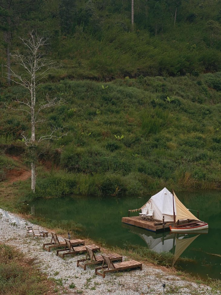 Cam Trai Mot Ngay O Trong Rung