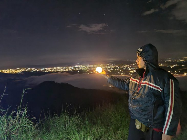 Cam Trai Qua Dem Dinh Langbiang