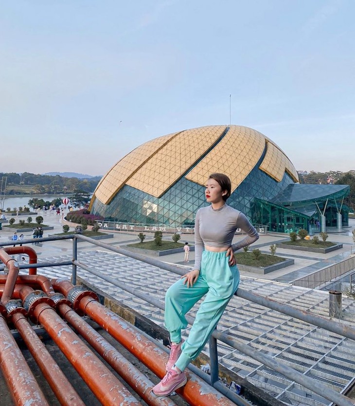 phối đồ chụp ảnh Quang Truong Lam Vien