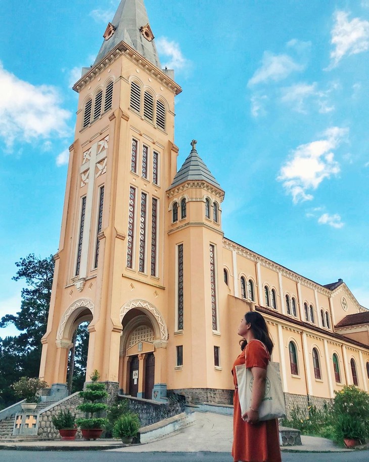 check in da lat 2022 nha tho con ga