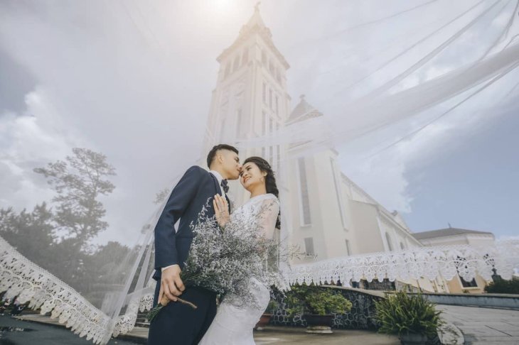 Anh Cuoi Nha Tho Con Ga