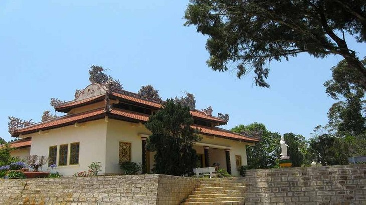 Chua O Da Lat Chua Linh Quang 2