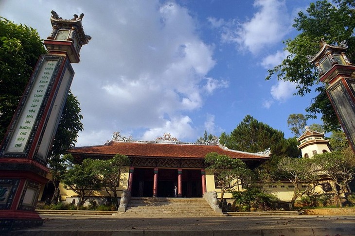 Chua O Da Lat Chua Linh Son 1