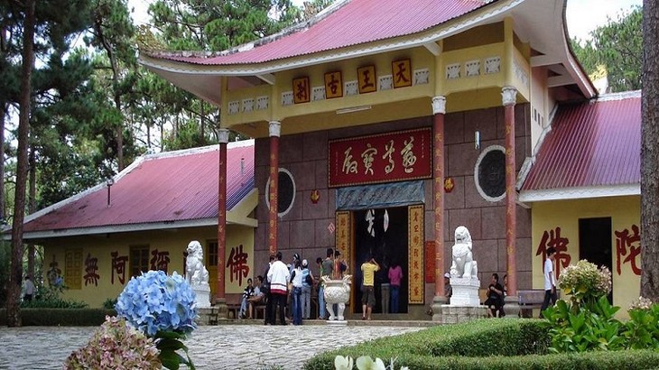 Chua O Da Lat Thien Vuong Co Sat