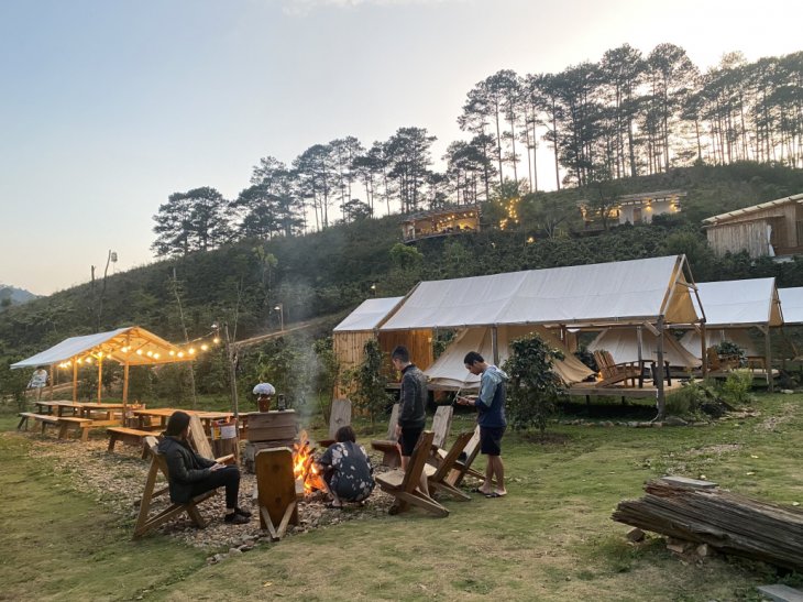 Twin Beans Cam Trai Giua Rung Da Lat