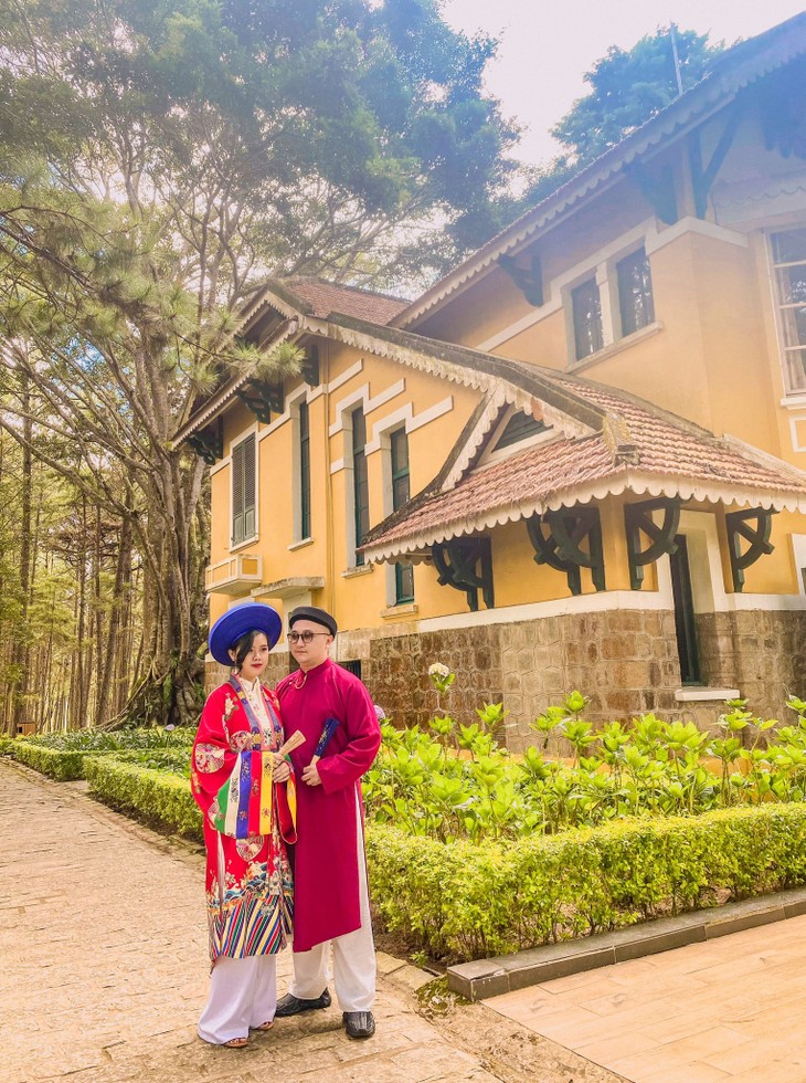 Do Doi Chup Hinh Cuoi Da Lat 6