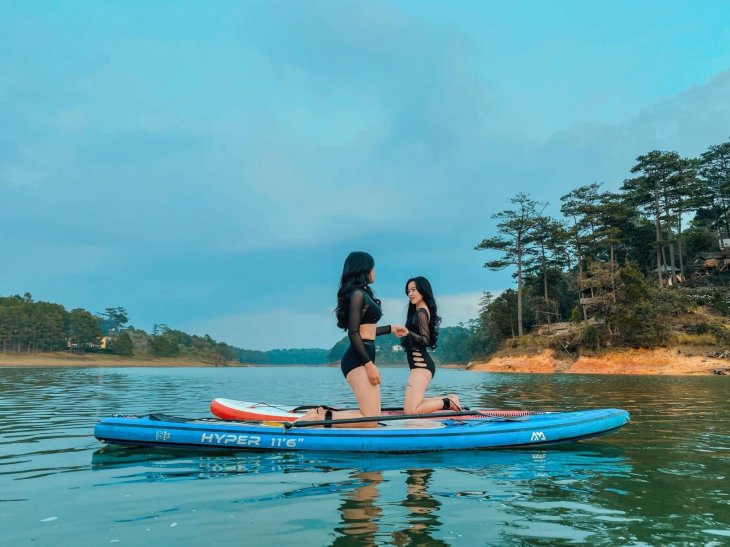 Cheo Thuyen Kayak Ho Tuyen Lam