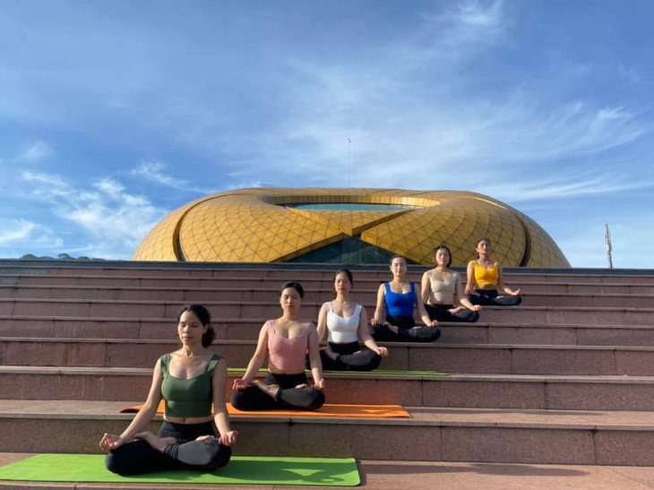 Yoga Quang Truong Lam Vien