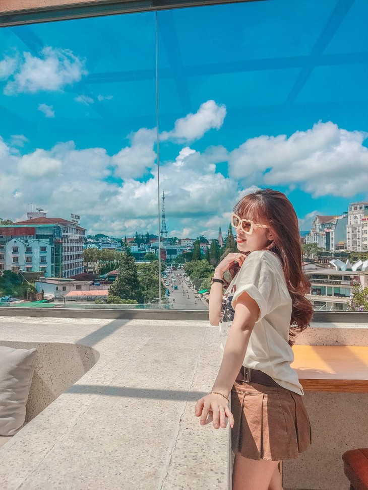 Du lịch Đà Lạt tháng 9 cafe 1