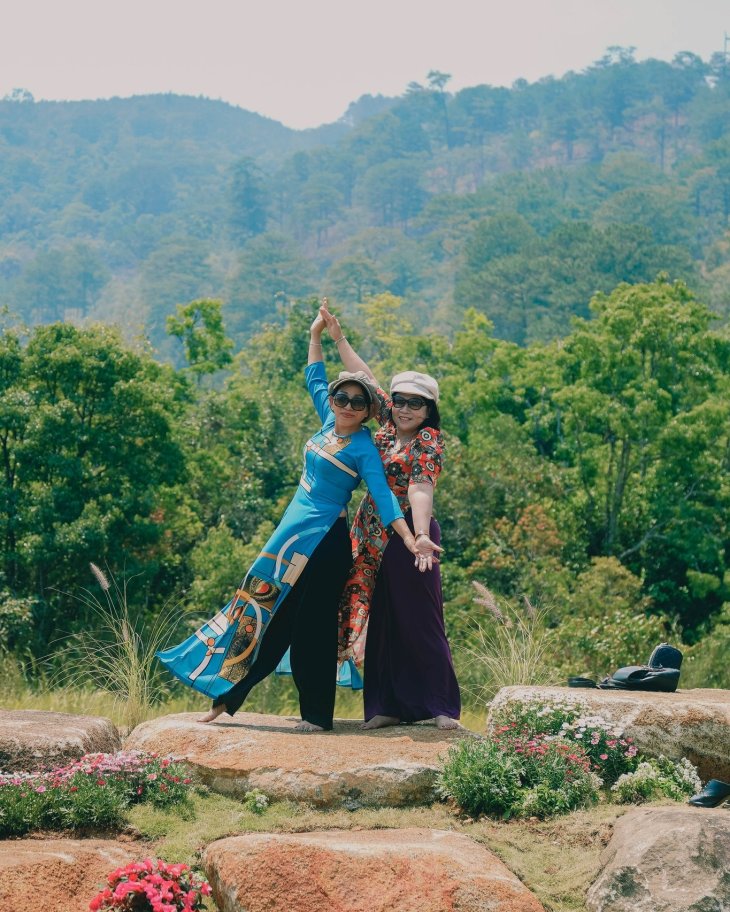 Nguoi Lon Tuoi O The Florest Da Lat 2
