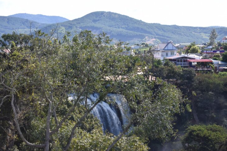 Thac Voi Nhin Tu Chua Linh An