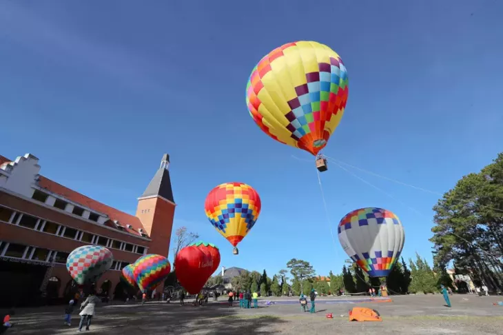 Le Hoi Khinh Khi Cau Da Lat