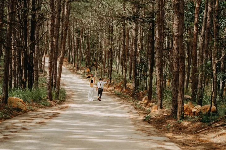 Con Duong Xuyen Rung Thong